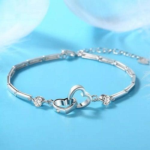 CLAMPED HEARTS BRACELET AT LIMITED TIME 80% OFF - LOW STOCK! - GCC Deals